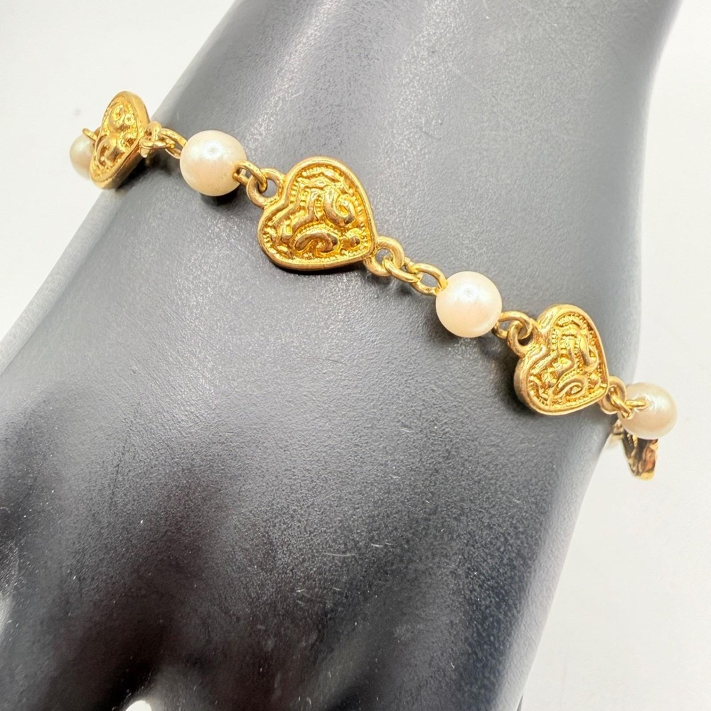 Vintage Avon Gold Tone Hearts & Faux Pearls Bracelet Victorian Revival Dainty 7"